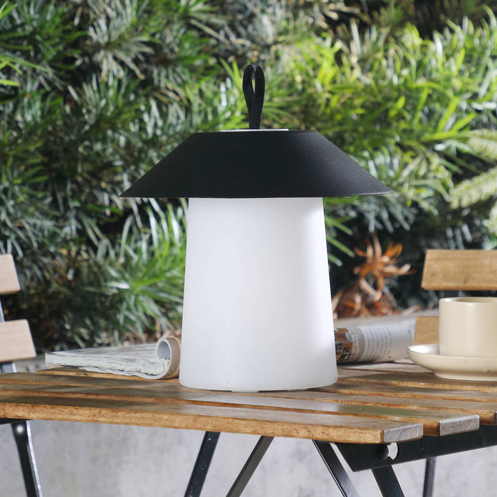 Lindby LED-Akkutischleuchte Kalina, schwarz/weiß, IP44