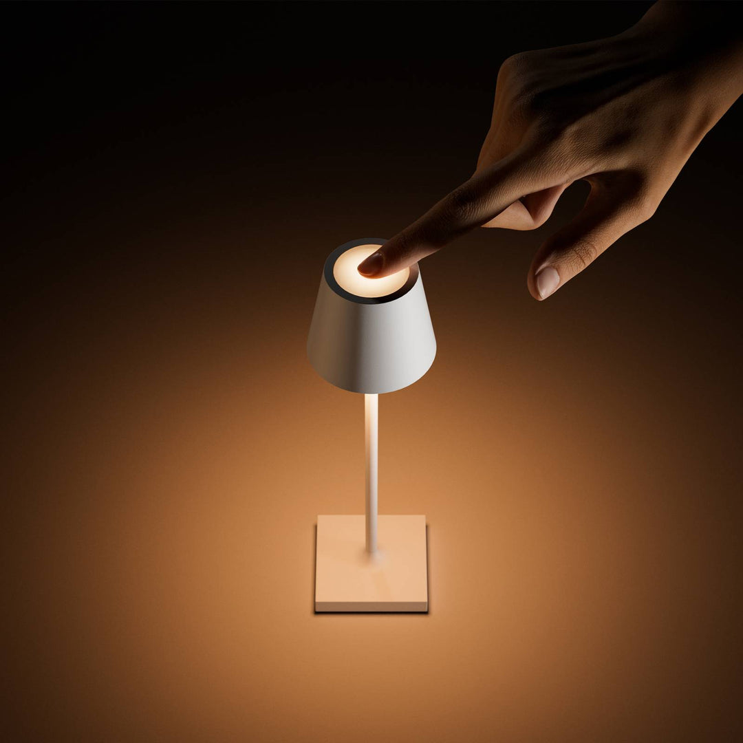 LED-Akkutischlampe Nuindie pocket, graphit, IP54, dimmbar