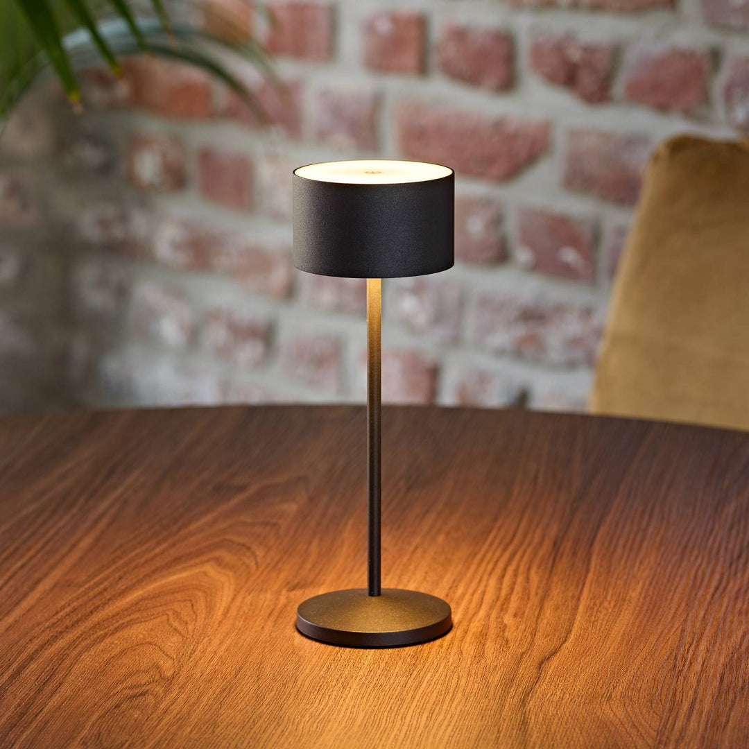 LED-Akku-Tischlampe Veluna, schwarz, Höhe 25 cm IP44 dim CCT