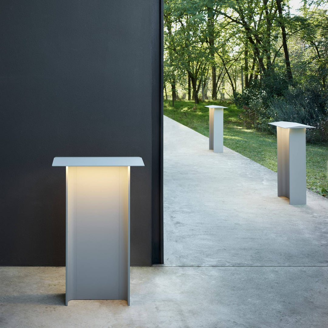 Luceplan Fienile LED-Wegeleuchte 72 cm hellgrau