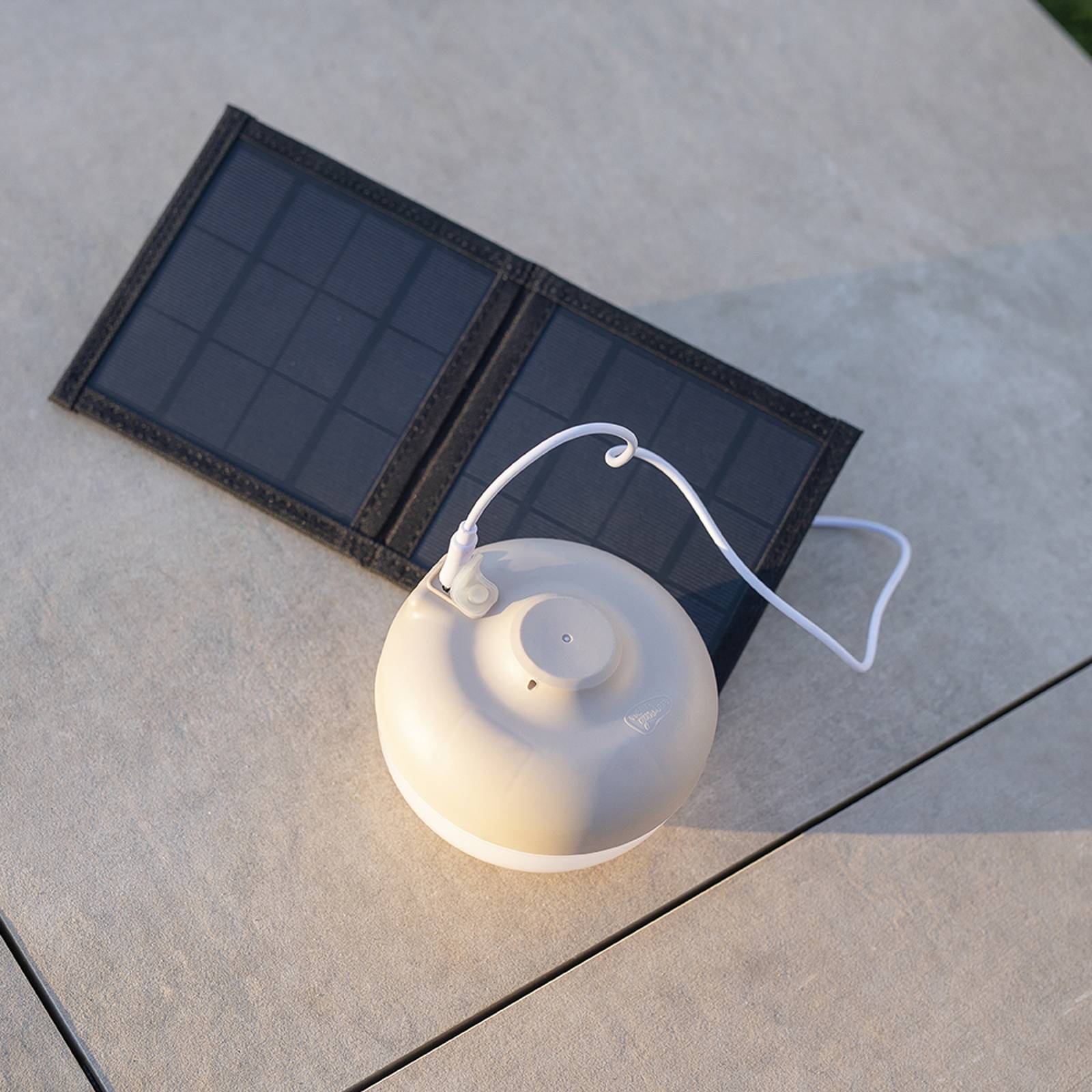 Newgarden Cherry LED-Dekosolarleuchte, weiß