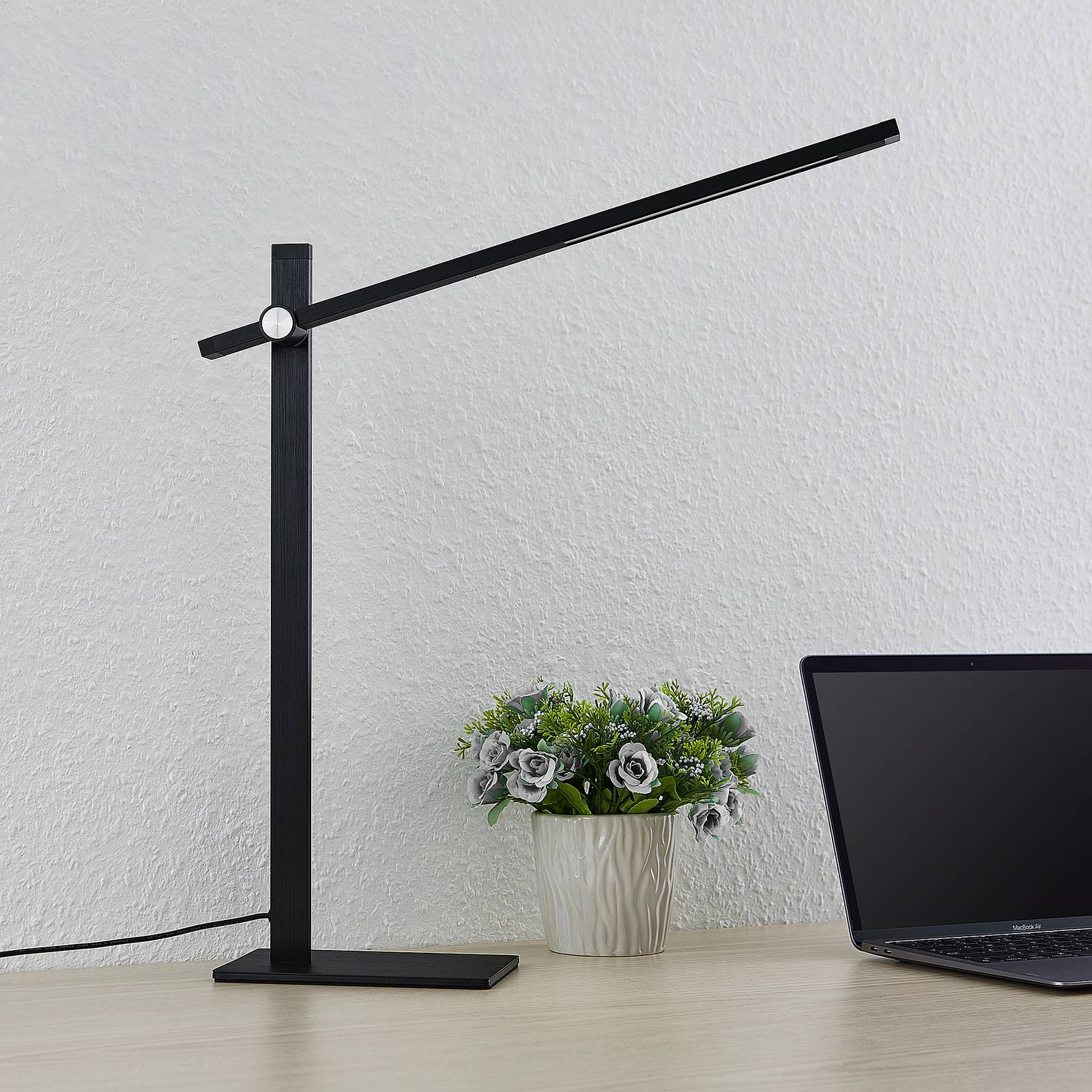 Lucande LED-Tischleuchte Wasko, schwarz, Metall, dimmbar