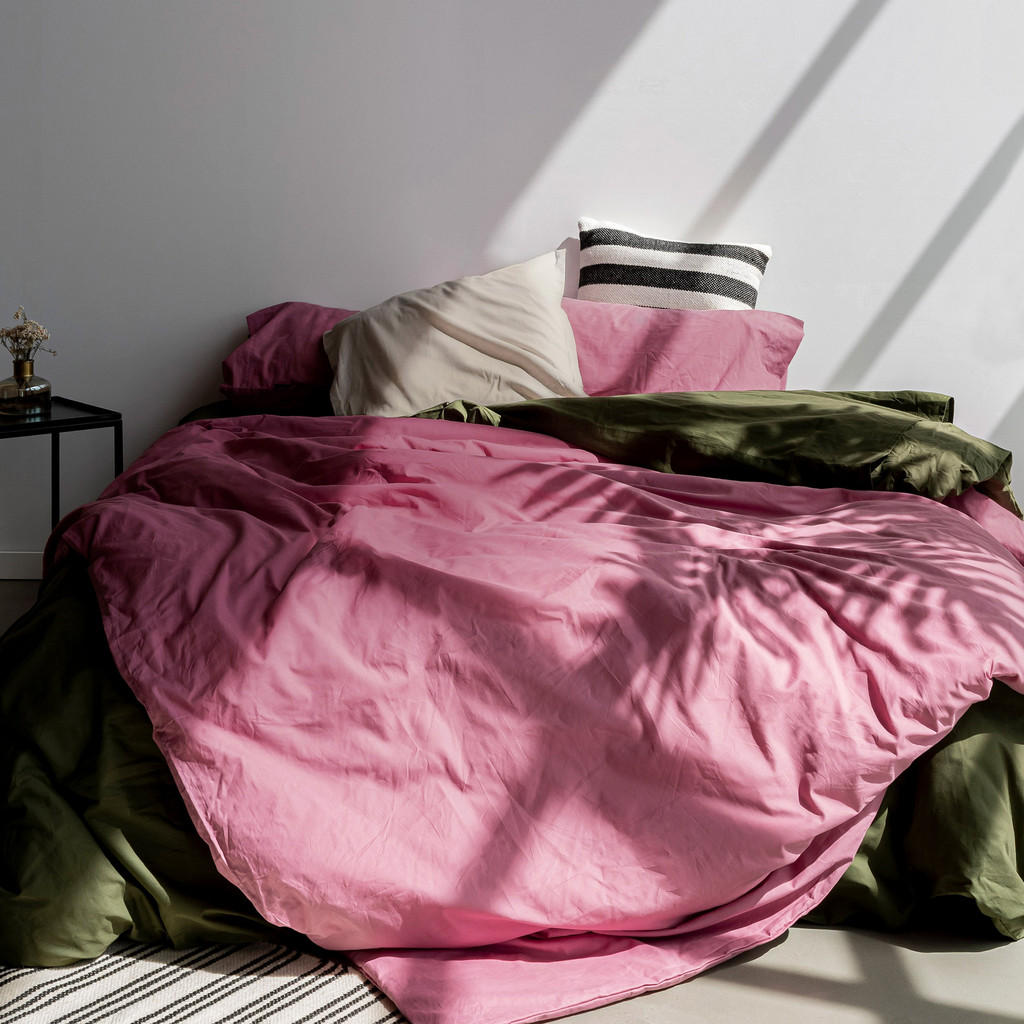 Happy Friday Bettbezug, Magenta, Textil, Grafikmuster,